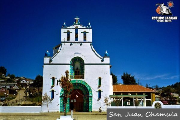 San Juan Chamula - Escudo Jaguar Tours