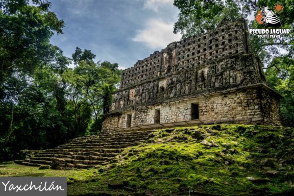 Yaxchilán - Escudo Jaguar Tours